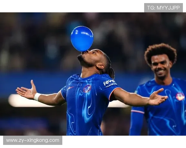 切尔西通过肋部渗透创造机会，恩昆库抽射偏出