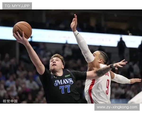 东契奇后仰跳投命中，独行侠在主场掌控节奏